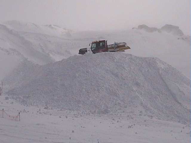 Construction for the Big Air contest, also above Cruiser chair