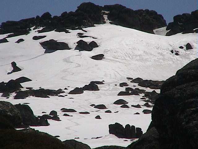 Marions tracks through the rocks