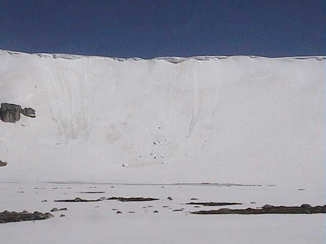 Kosi Cornice debris