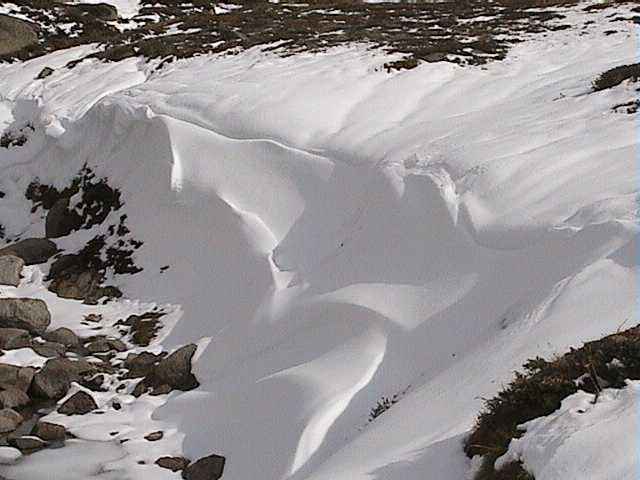 Wind drift snows on Sunday morning beyond Crackenback