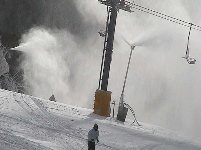 Snowmaking above Lovers Leap station this morning