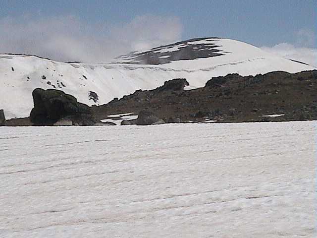 First glimpse at the Kosi Cornice on the south ridge