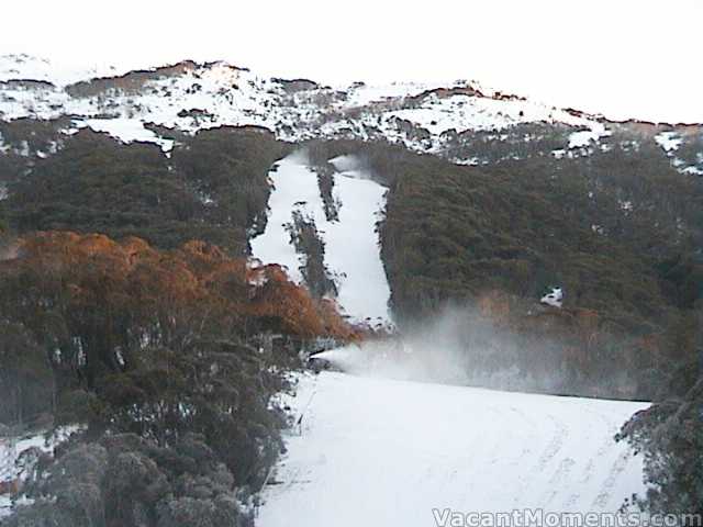 Snowmaking on Friday morning - the last before the big damp