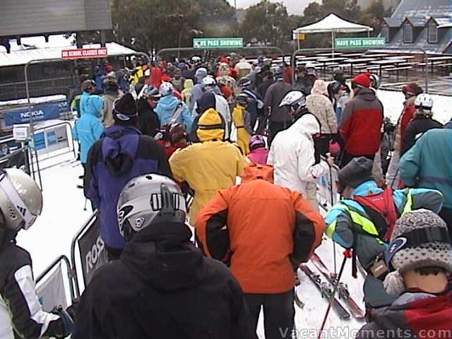 Sunday lift line  delayed start due to technical problems