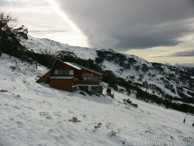 Kareela Hut and the front overhead