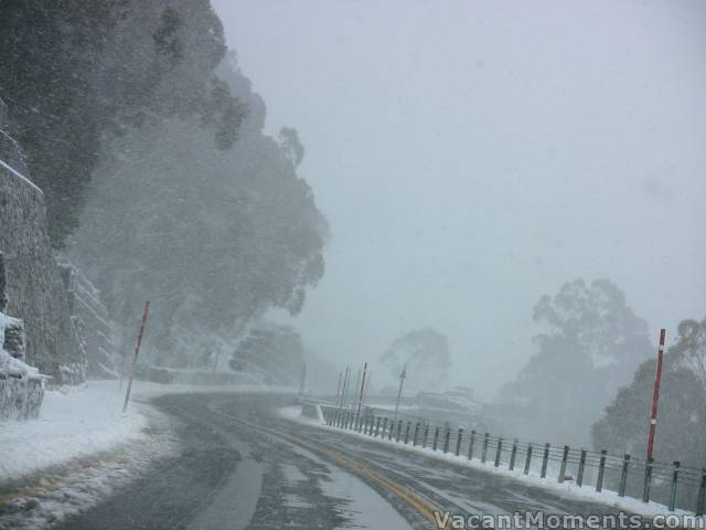 Blizzard above Thredbo late on Thursday morning