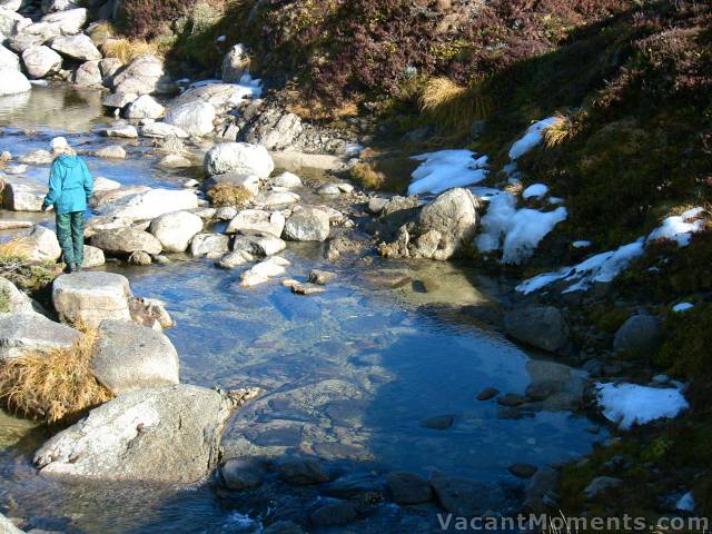 Ah, there be snow in that gully - really old snow