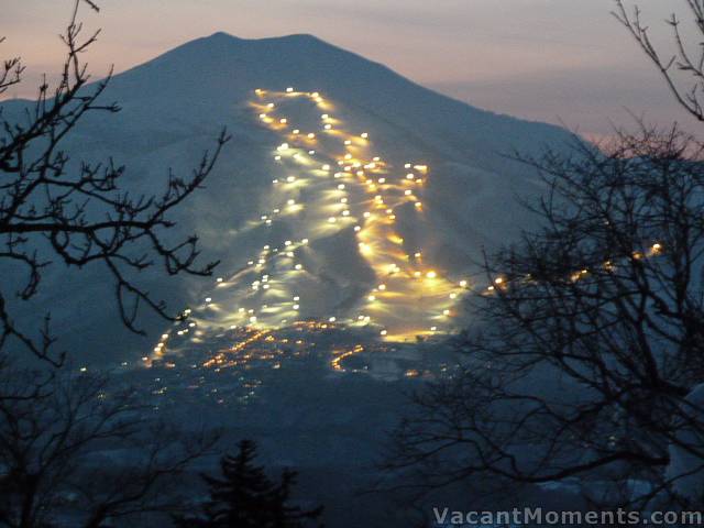 Hirafu night-skiing as seen from Yotei