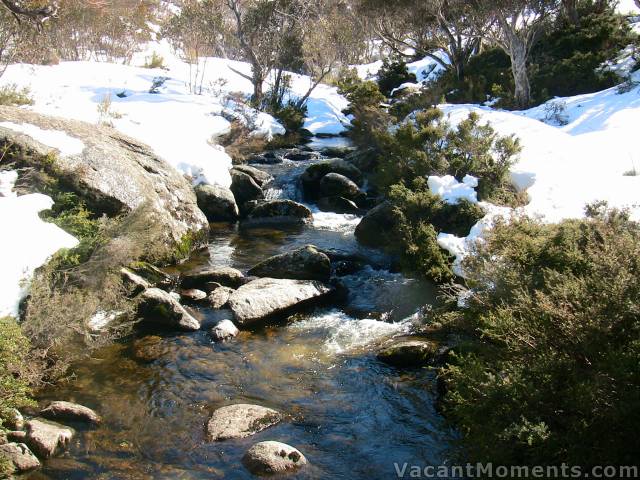 Picnic Rock at Bogong Creek devoid of snow for first time this season