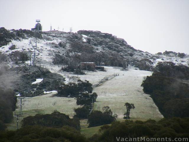 Fresh snow settled on Upper Supertrail