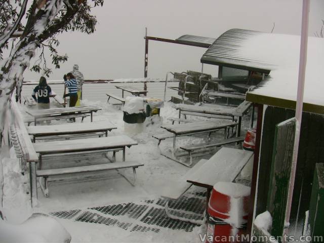 Rebecca & Dan and the new crew at Frostbite<BR>having cleared 35cms off their deck