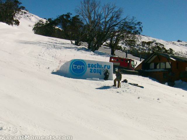 Snow Art outside Kareela Hutte beside Hollywood