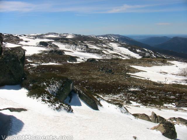 Looking North from the top of Karels on another fantastic weather day<BR>Australia's highest lifted point - up to a couple of weeks ago