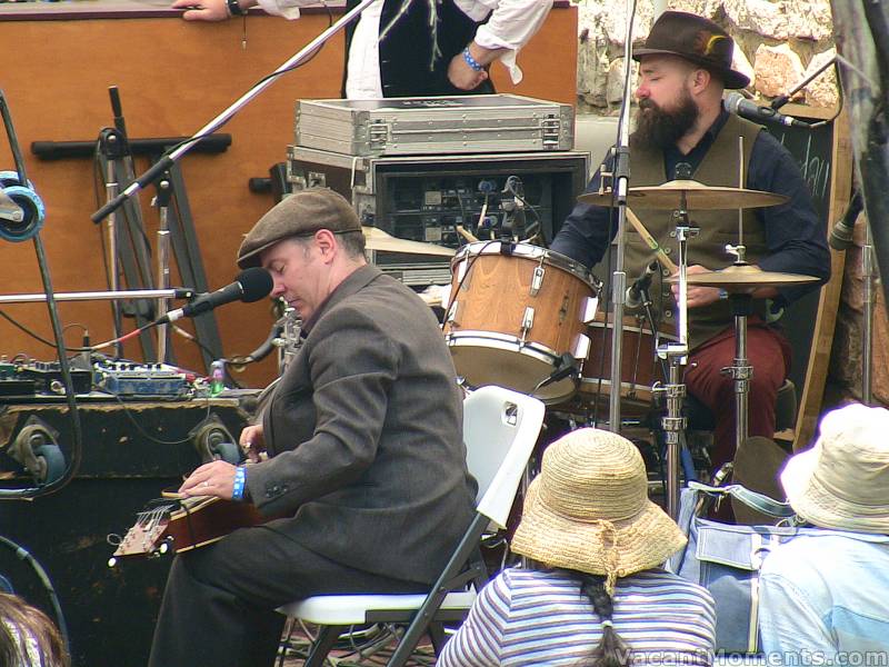 Jeff Lang at Poolside on Sunday afternoon