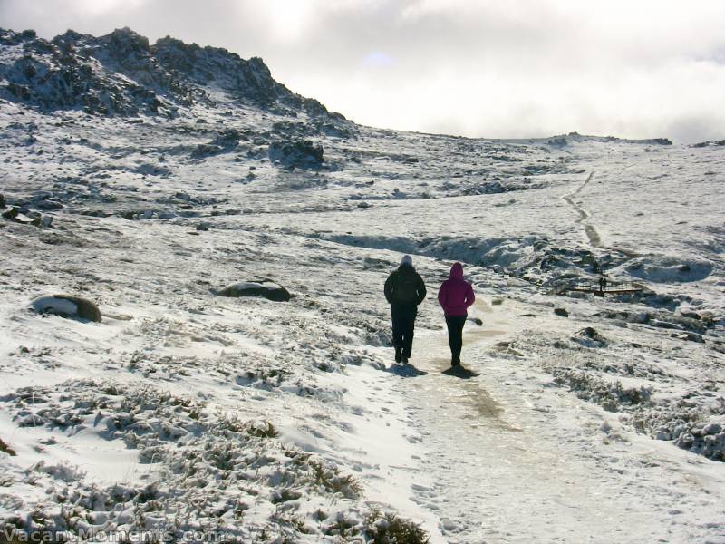 Taking an afternoon stroll towards Mt Kosciuszko<BR>The snow was cold and dry - not icy and slippery as I suspected