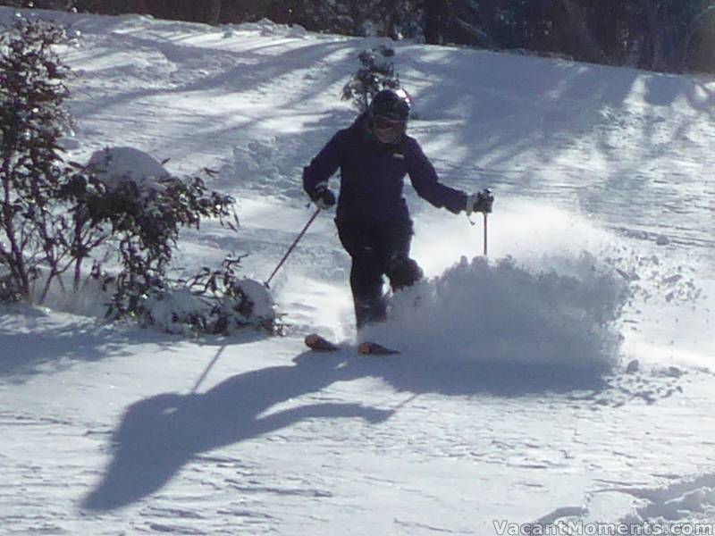 Edie ripping in some short turns in the dry untracked