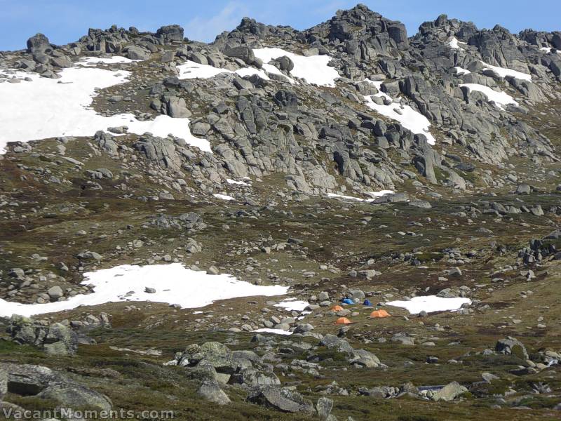 Campers below Signature Hill yesterday<BR>And there was not a sign of them having been there as I climbed the hill today. Well done.