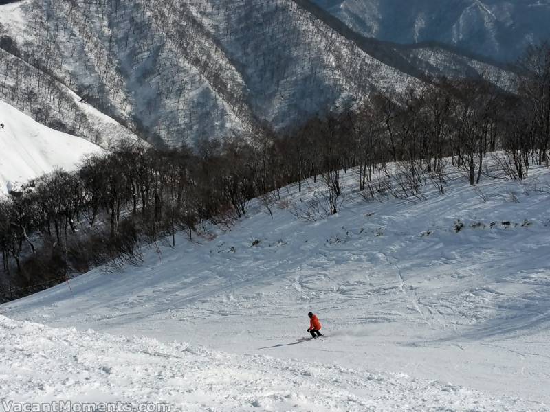 Long deep valleys - probably could do with a fresh top up<BR>TraKtorman reported that he saw 13 people in the resort