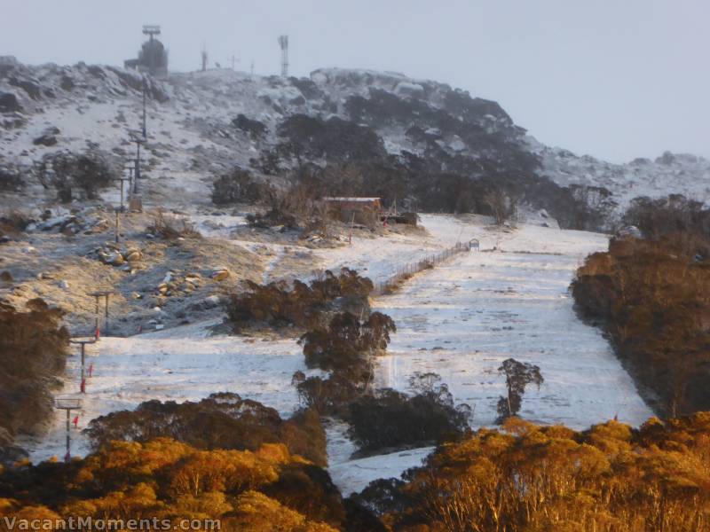 First rays hit Kareela Hutte