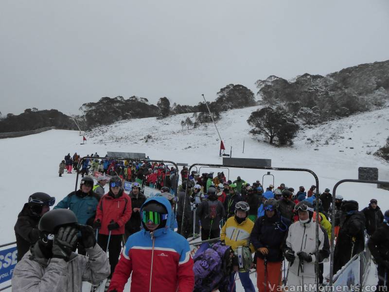 The queue on Kosciuszko Chair before opening on time