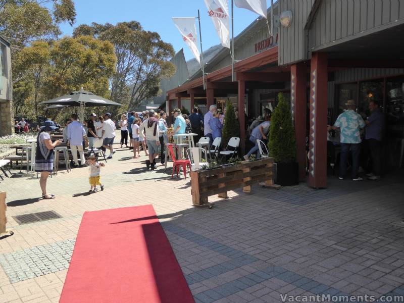 It was a beautiful day for the red carpet arrival to the farewell for Ted and Donna