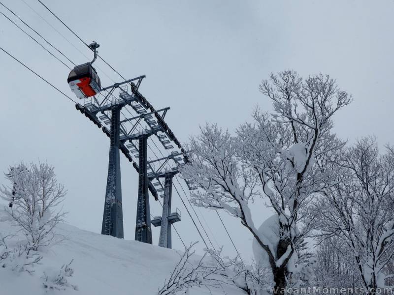 Under the Niseko gondie